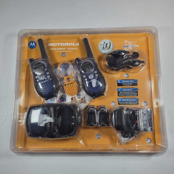 MOTOROLA TALKABOUT TWO WAY RADIOS T6530XLR 10 MILE RANGE RECHARGEABLE NEW SEALED - Picture 1 of 4